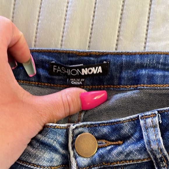 Mid Rise. Fashion nova. - Picture 4 of 6